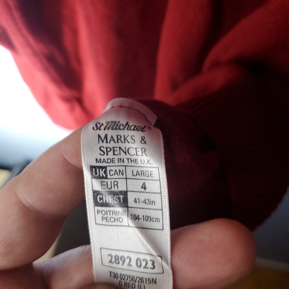 marks and spencer 100% Lambwool Red Shirt Men Size L U.K Made - Picture 3 of 3